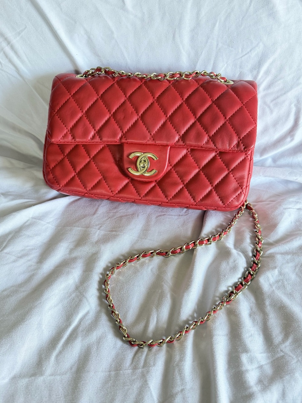 CHANEL Quilted Shoulder Bag in Red with Gold Hardware